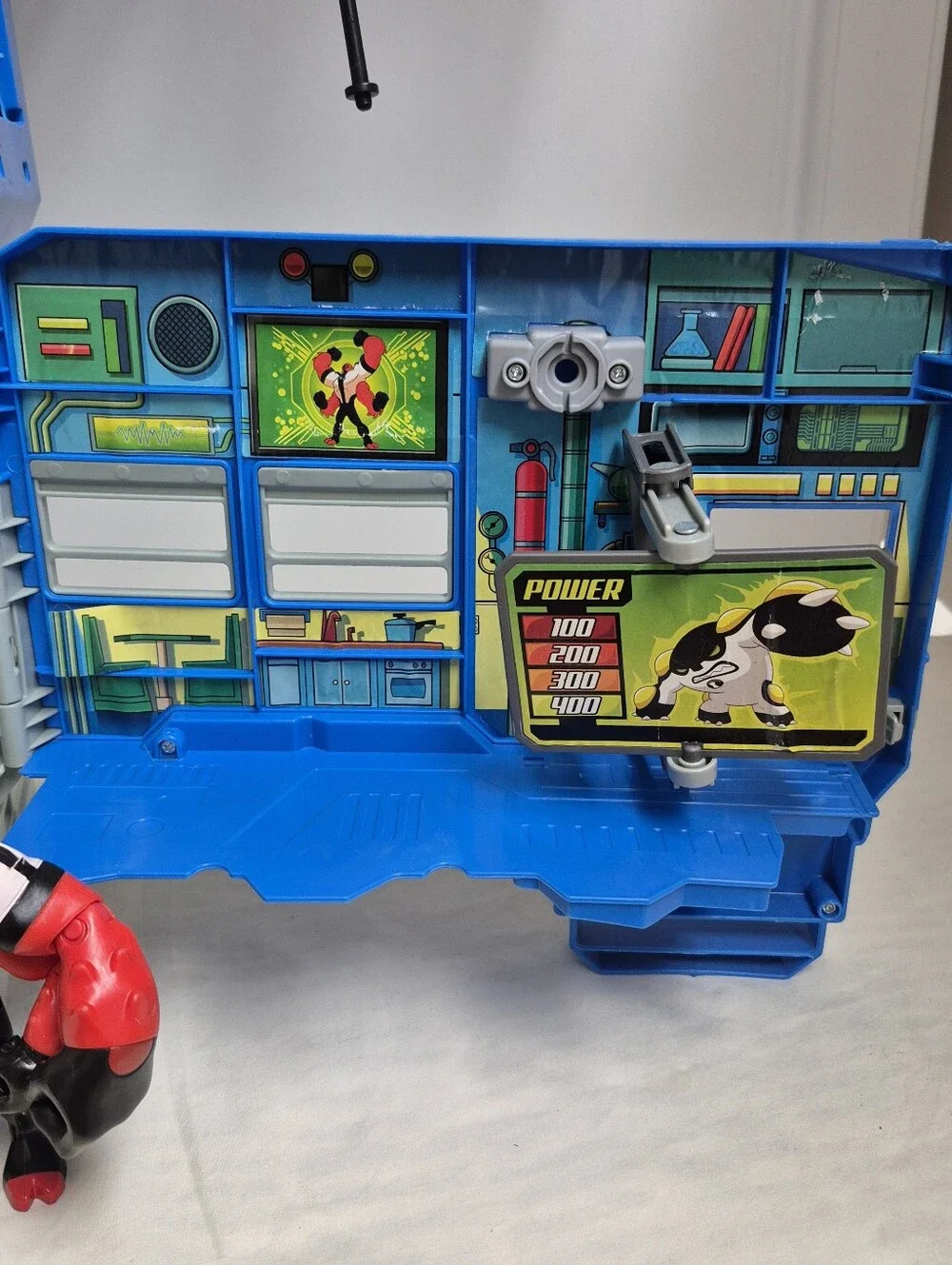 Ben 10 2017 Rustbucket Transforming Vehicle Playset Van RV + 3 Figures!